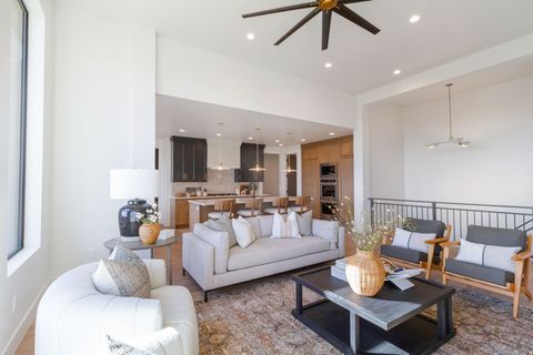 Tiny photo for 538 S 1400 W, Farmington, UT 84025 (MLS # 2144079)