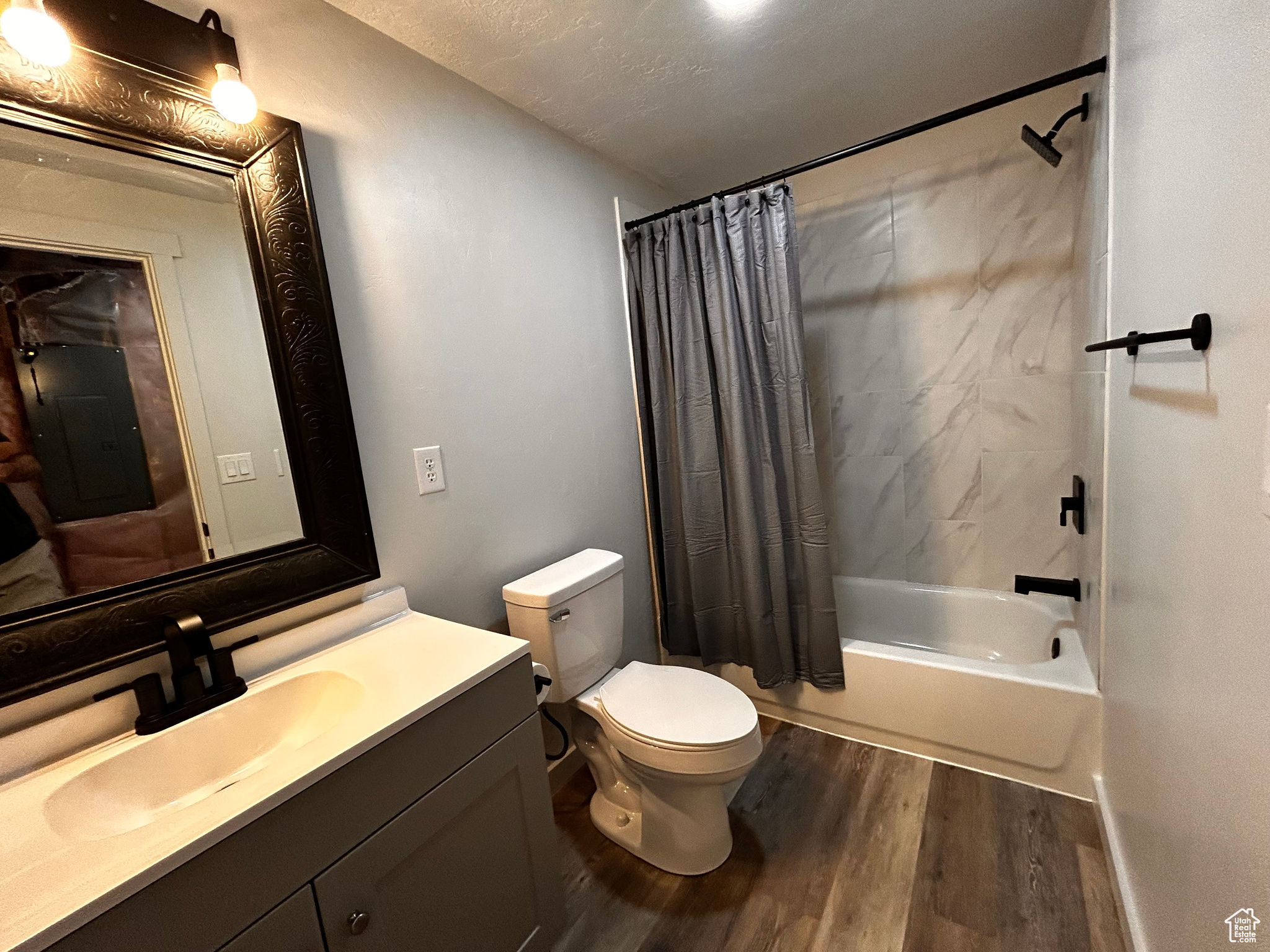 FOOTHILL VILLAGE - Residential