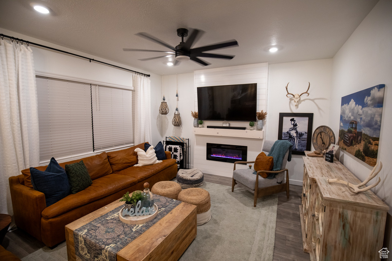 FOOTHILL VILLAGE - Residential