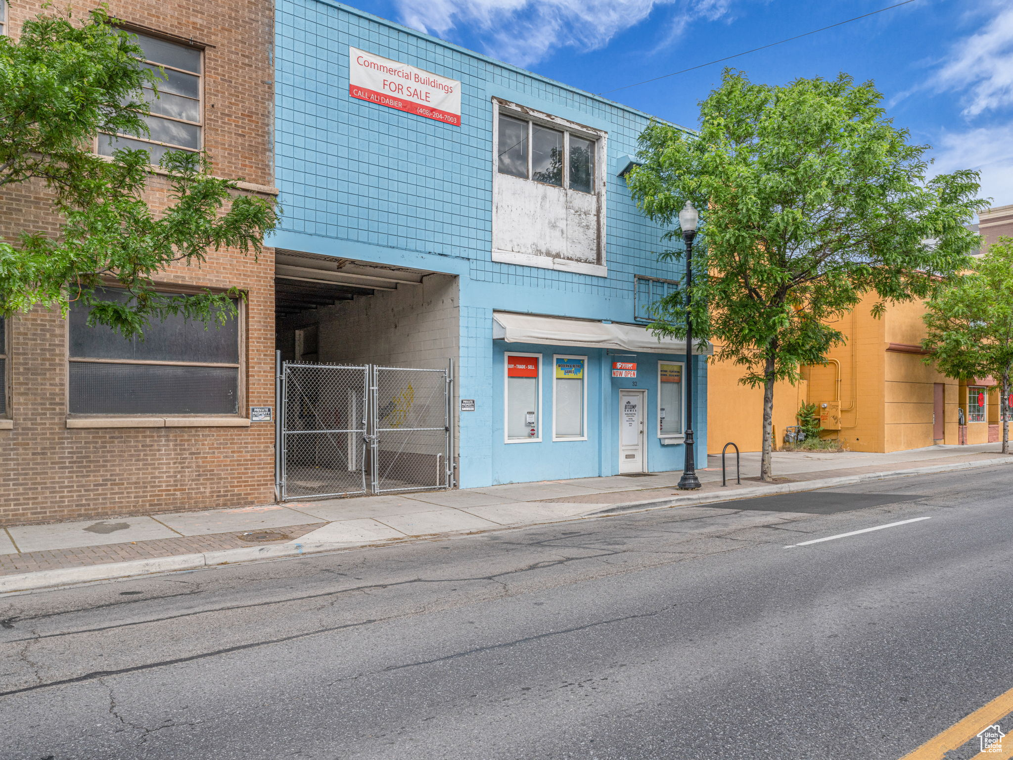 Main image without alt text