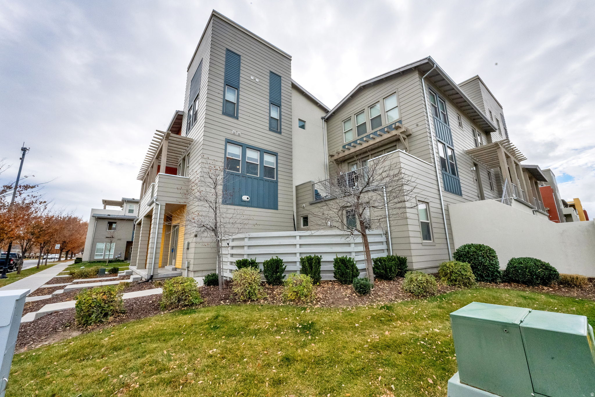 PARKWAY STATION - Residential