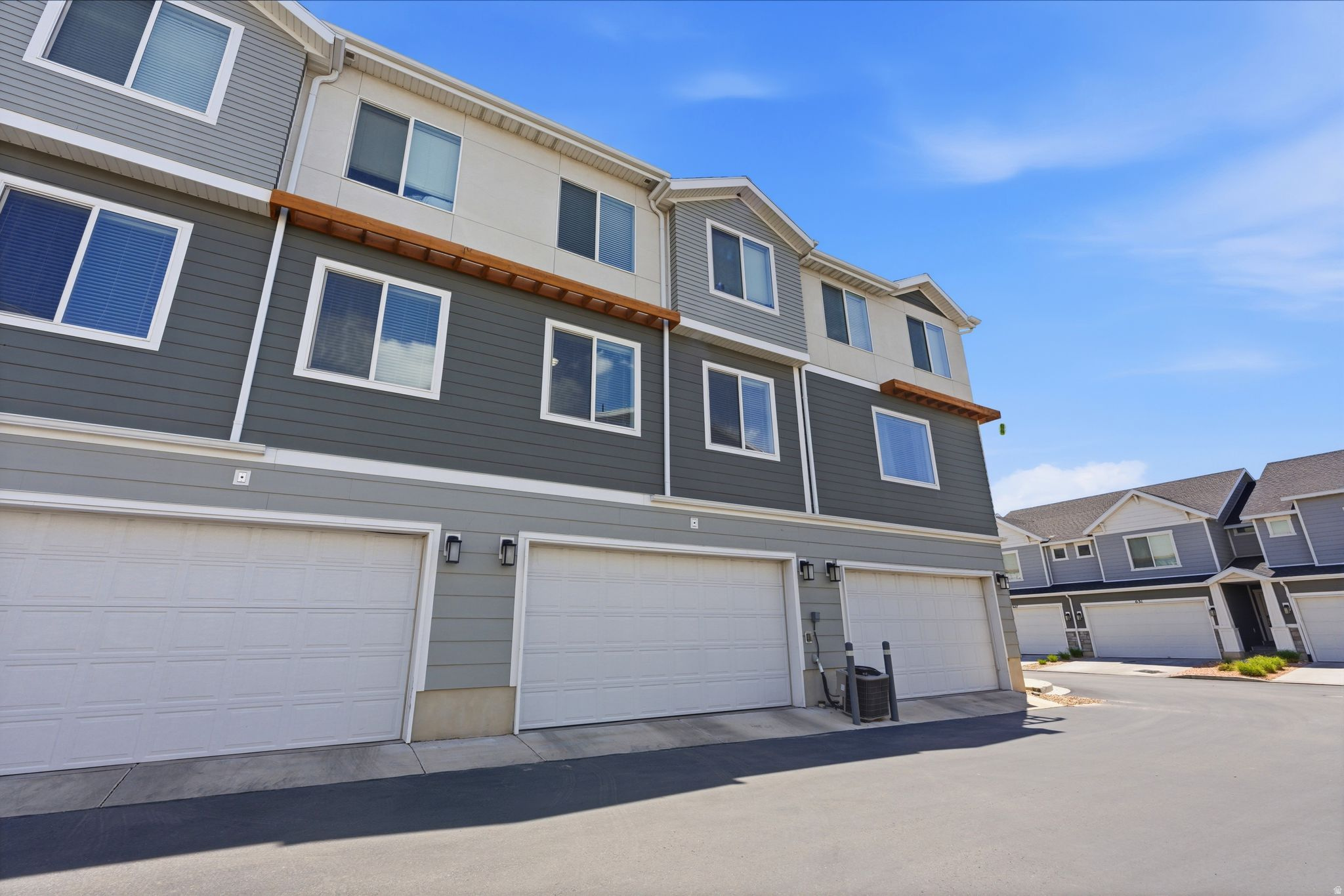 LEXINGTON TOWNS PHAS - Residential