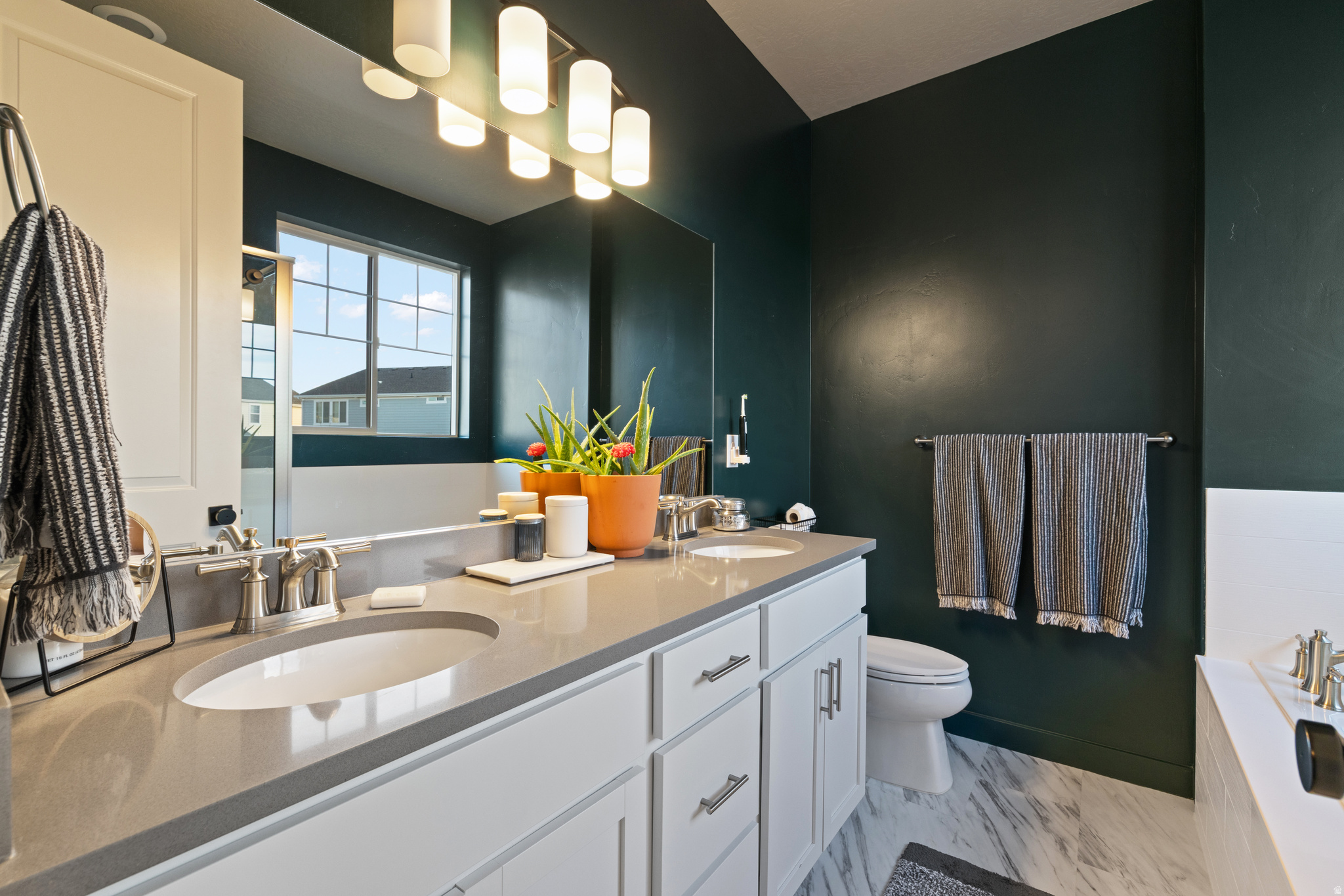 COTTAGES AT OLD FARM - Residential