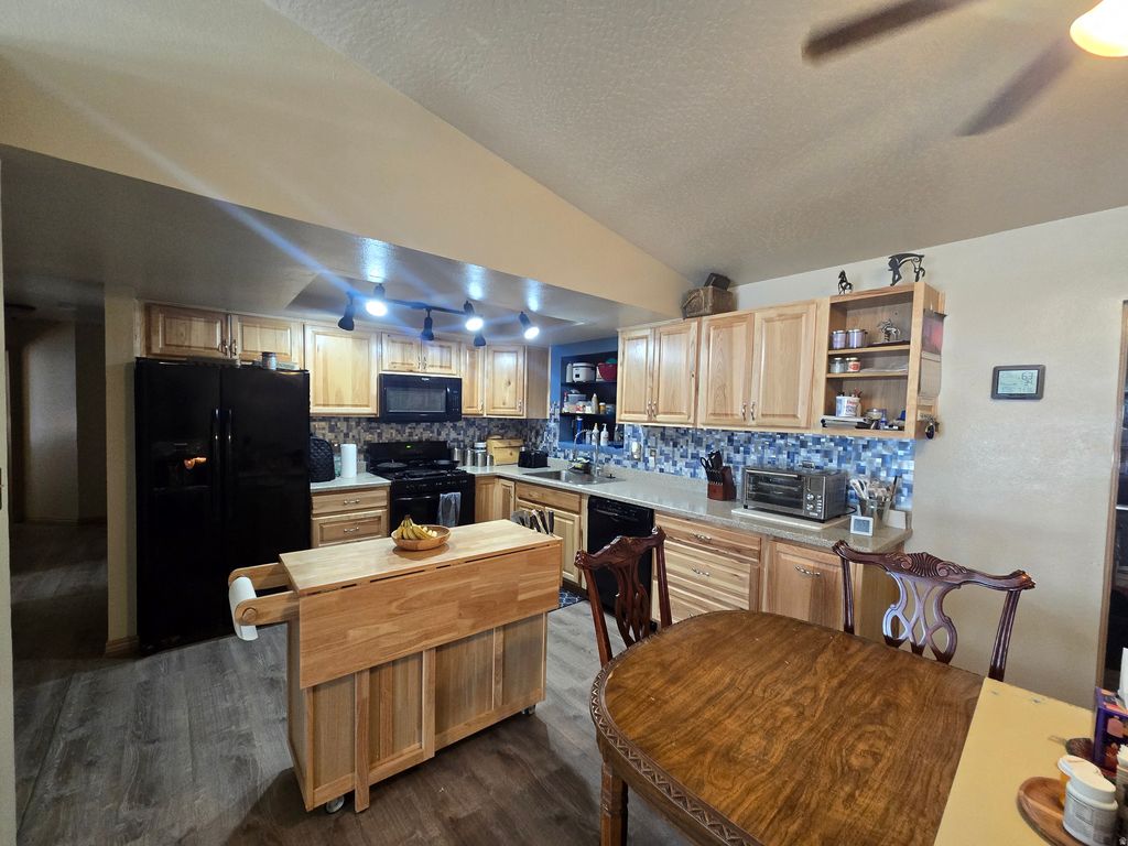 Photo of 25 E 200 N, La Verkin, UT 84745 (MLS # 2136068)