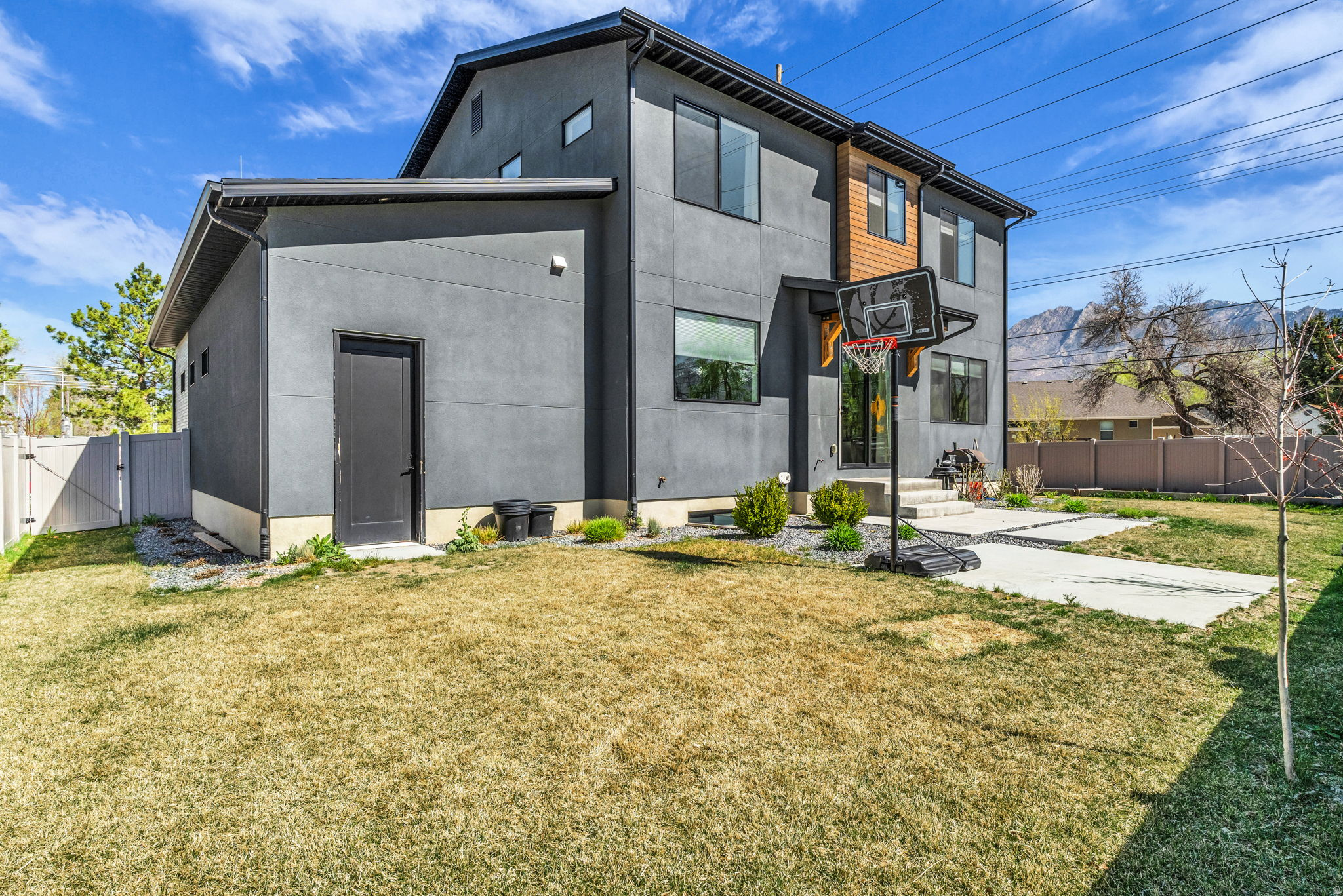 MATTHEW AVE - Residential