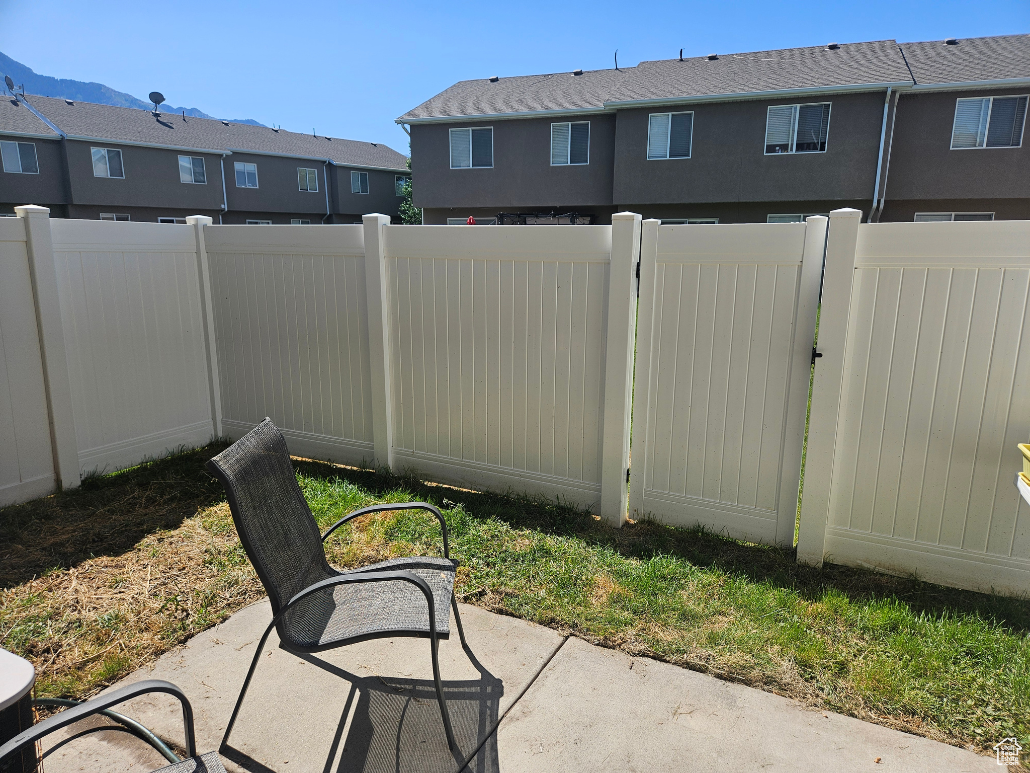 NEW TOWNE SQUARE - Residential