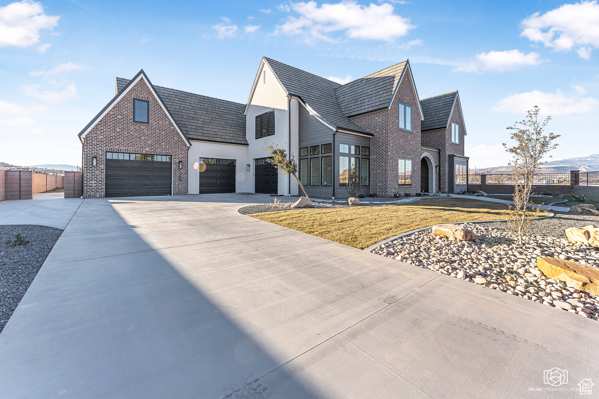 SUMMIT VIEW - Residential