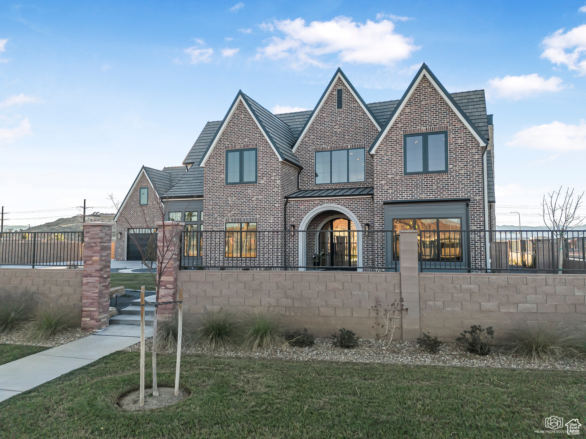 SUMMIT VIEW - Residential