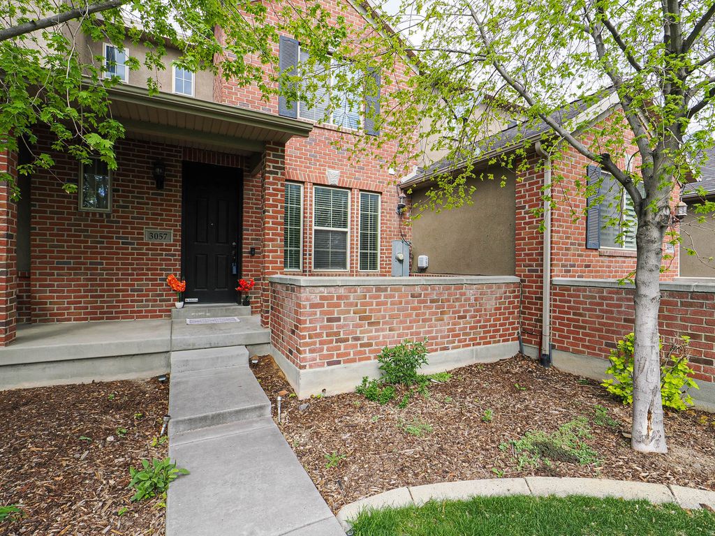 Photo of 3057 S CREWS HILL CT, West Valley City, UT 84120 (MLS # 2149506)