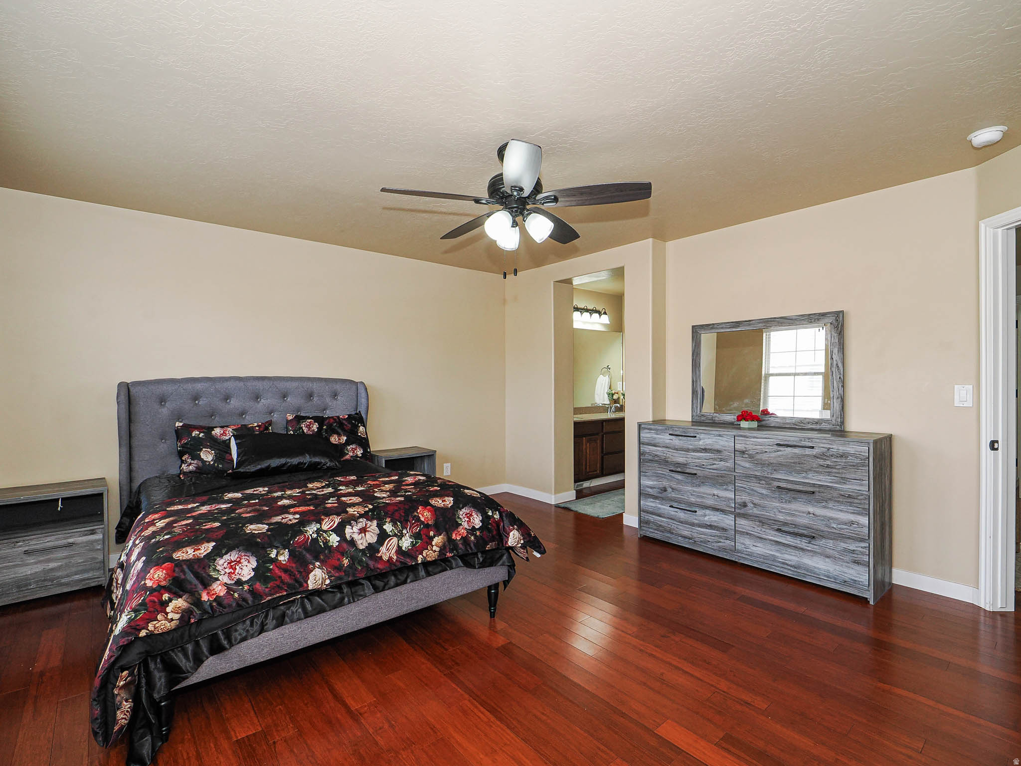 TOWNHOMES AT HIGHBURY COMMONS - Residential