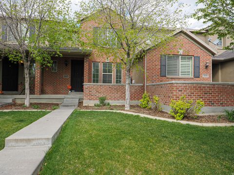 Photo of 3057 S CREWS HILL CT, West Valley City, UT 84120 (MLS # 2149506)