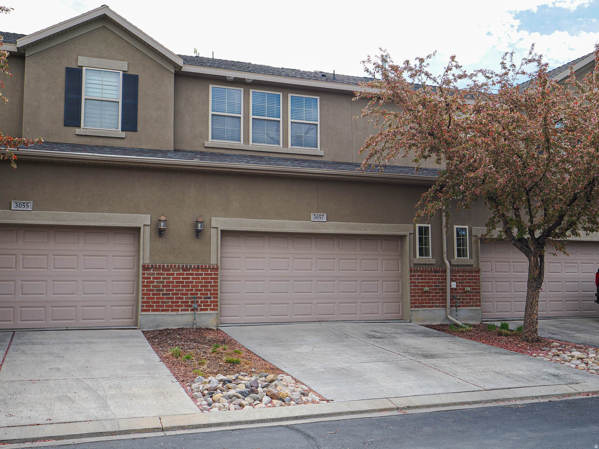 TOWNHOMES AT HIGHBURY COMMONS - Residential