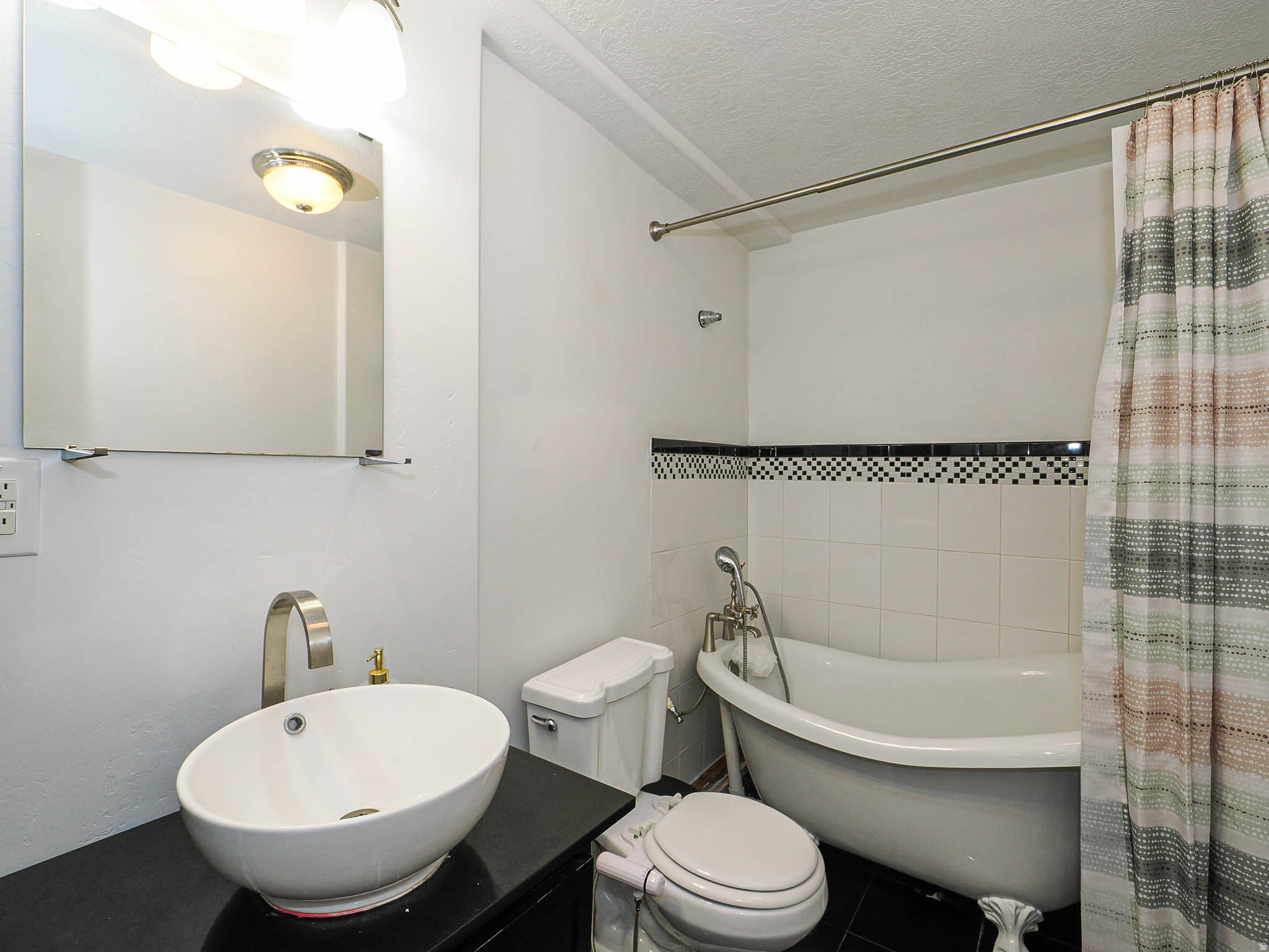 TOWNHOMES AT HIGHBURY COMMONS - Residential