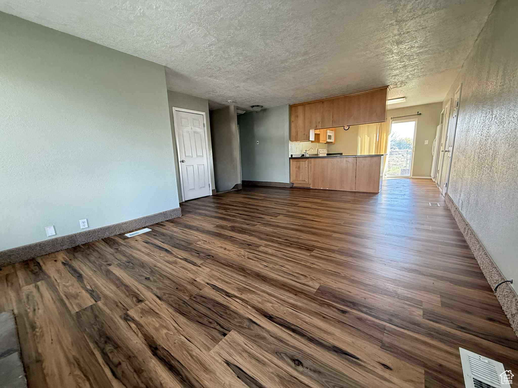 CEDAR HILLS - Residential