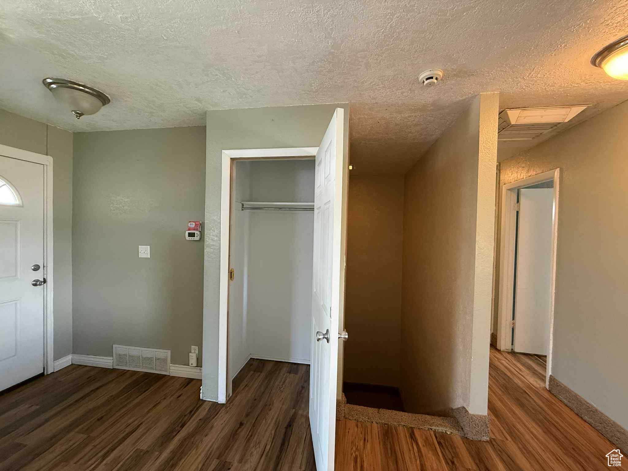 CEDAR HILLS - Residential