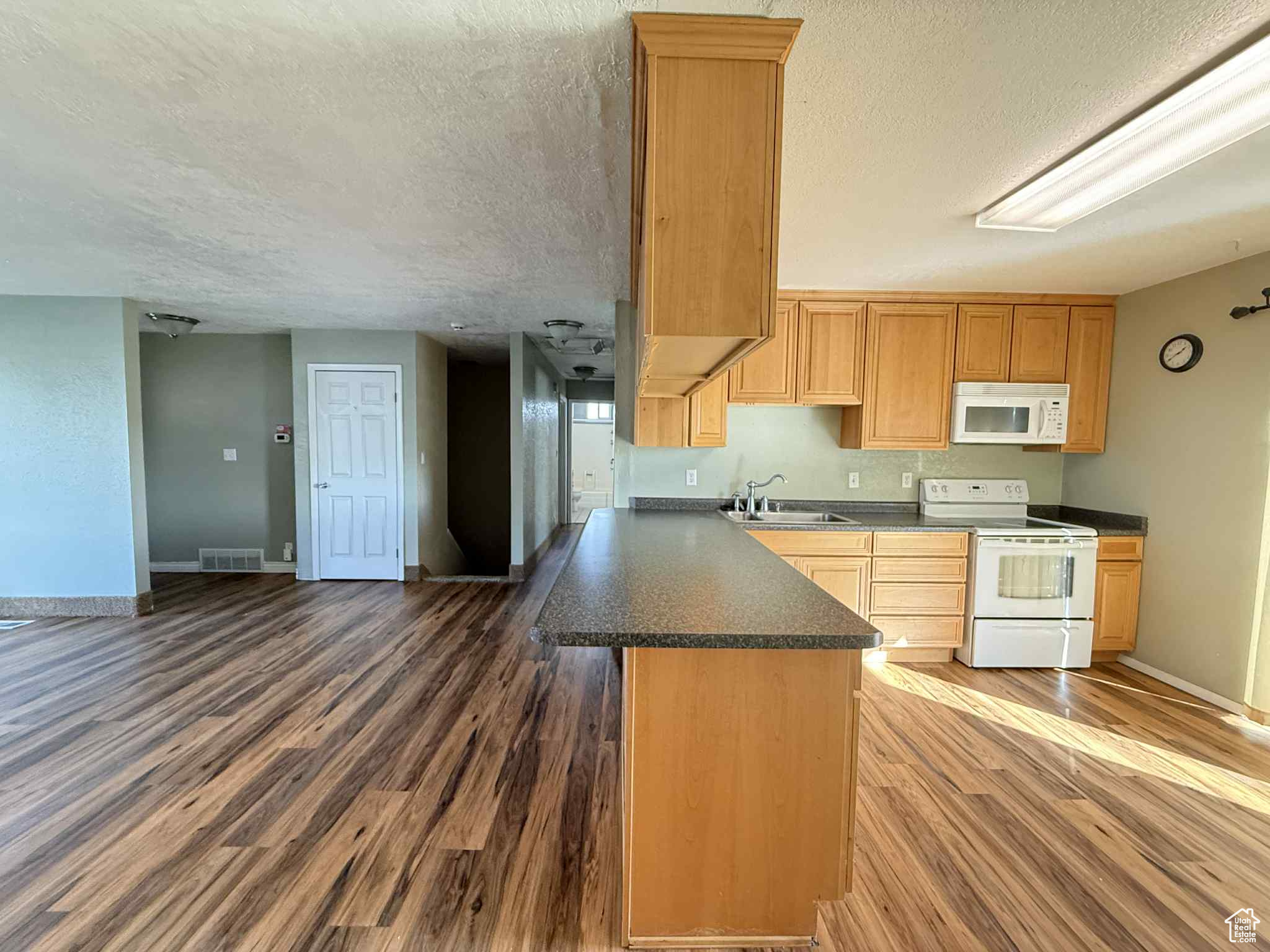 CEDAR HILLS - Residential