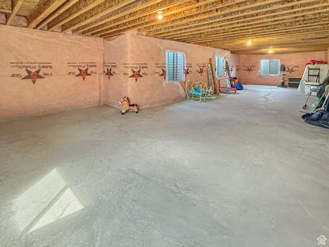 Tiny photo for 844 W POWDERWOOD LN, Mapleton, UT 84664 (MLS # 2107238)