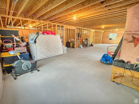 Tiny photo for 844 W POWDERWOOD LN, Mapleton, UT 84664 (MLS # 2107238)