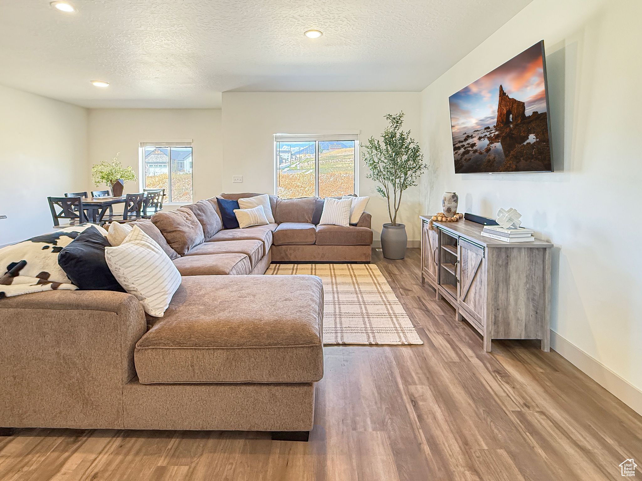 MAPLETON VILLAGE - Residential
