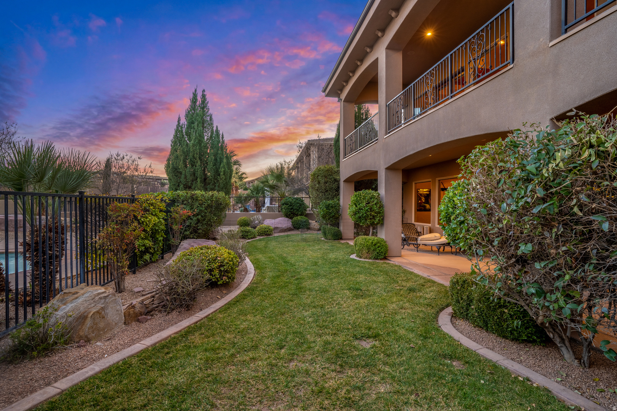 PARAGON COVE TH AT STONECLIFF 2 - Residential