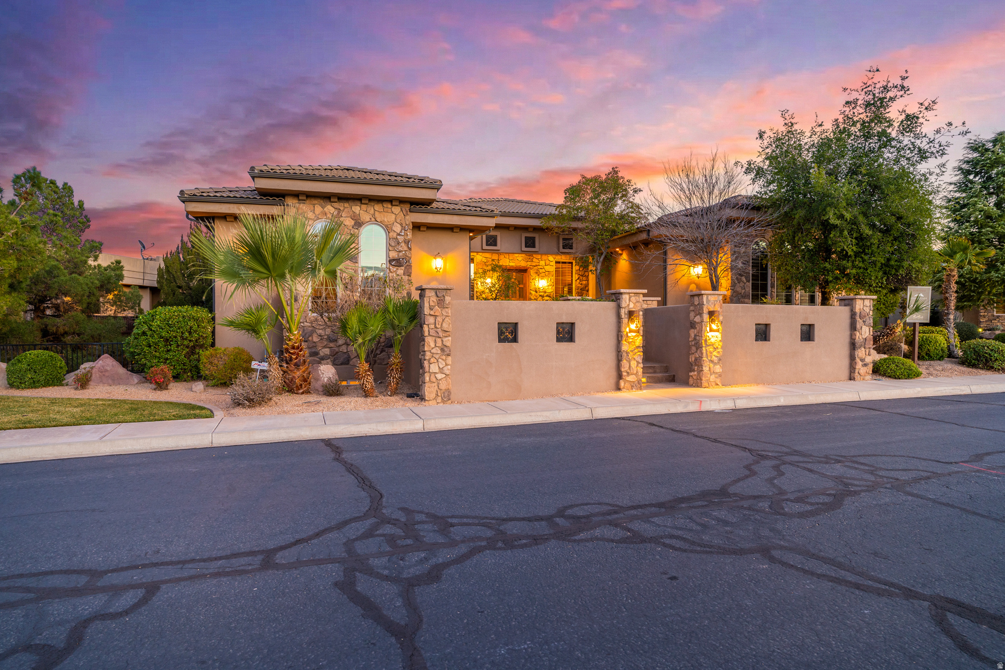 PARAGON COVE TH AT STONECLIFF 2 - Residential