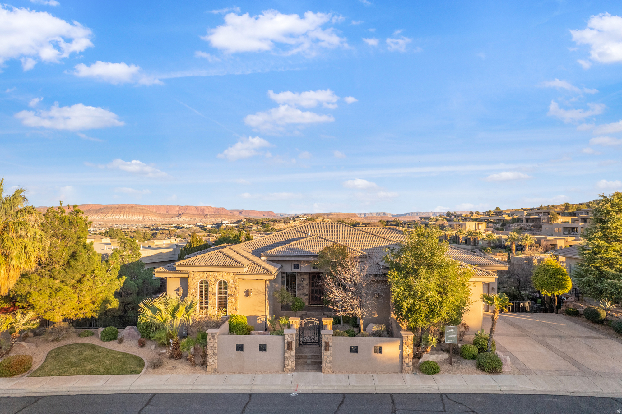 PARAGON COVE TH AT STONECLIFF 2 - Residential