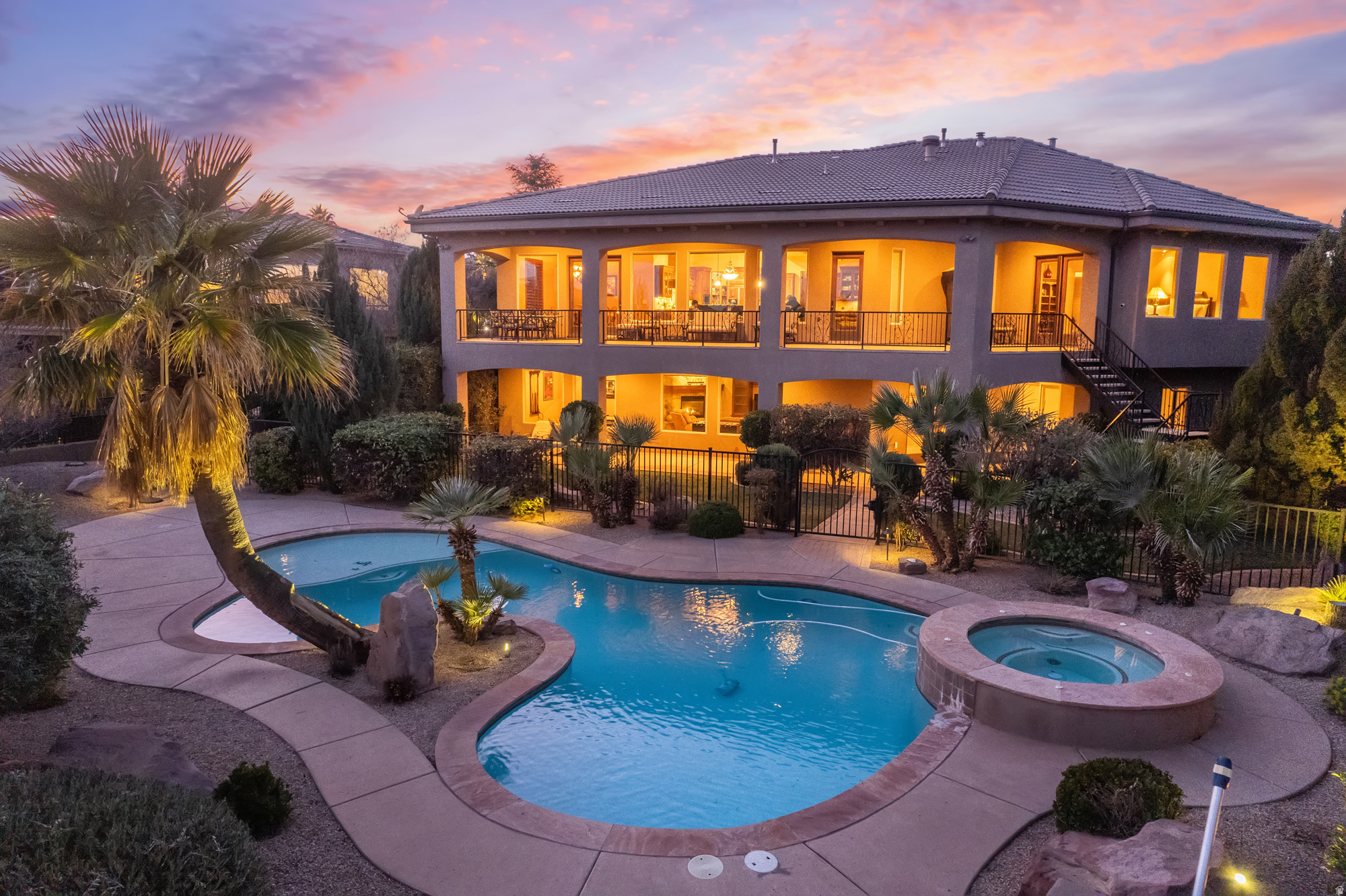 PARAGON COVE TH AT STONECLIFF 2 - Residential