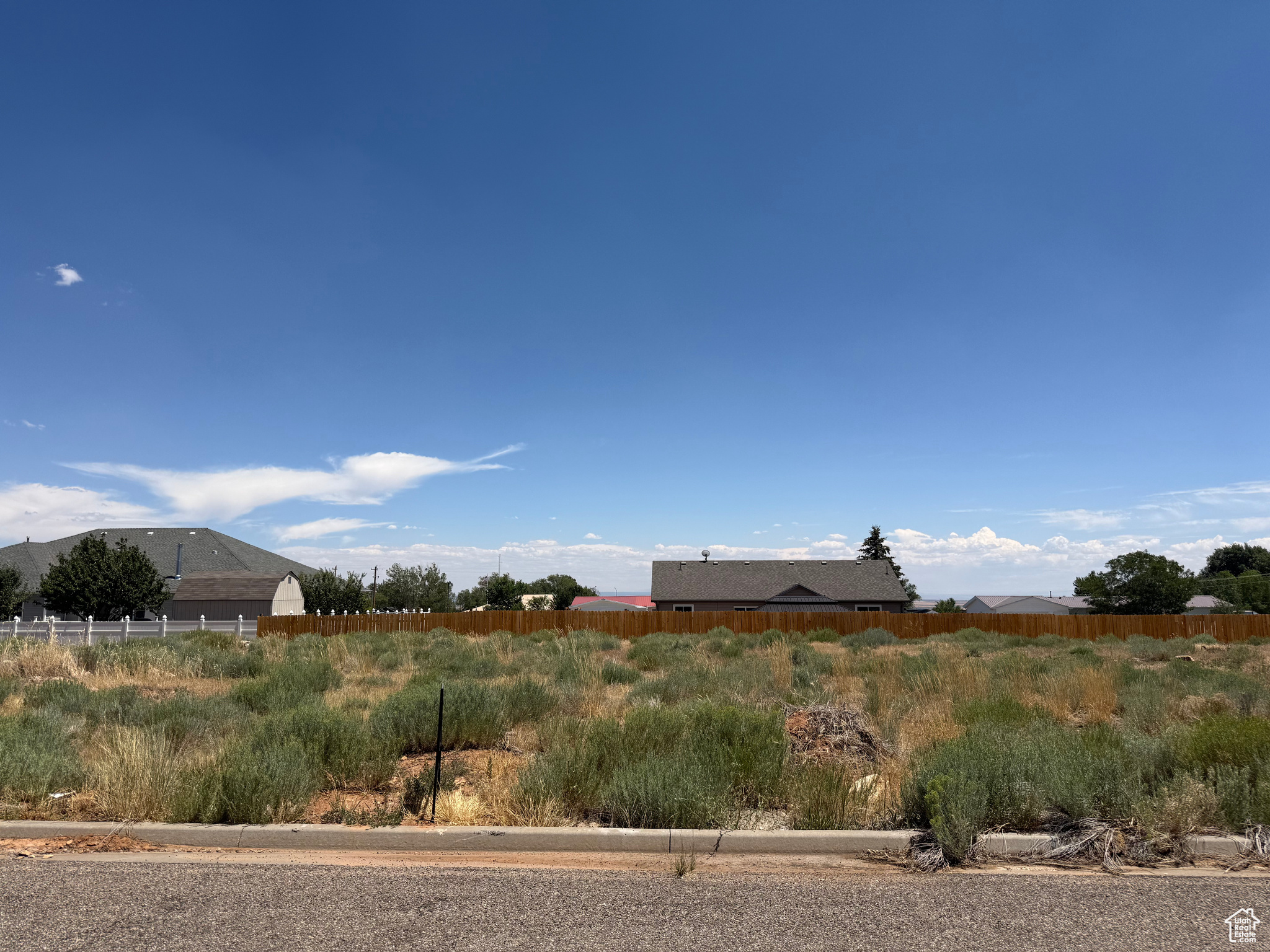 HIGHLAND OAKS - Land