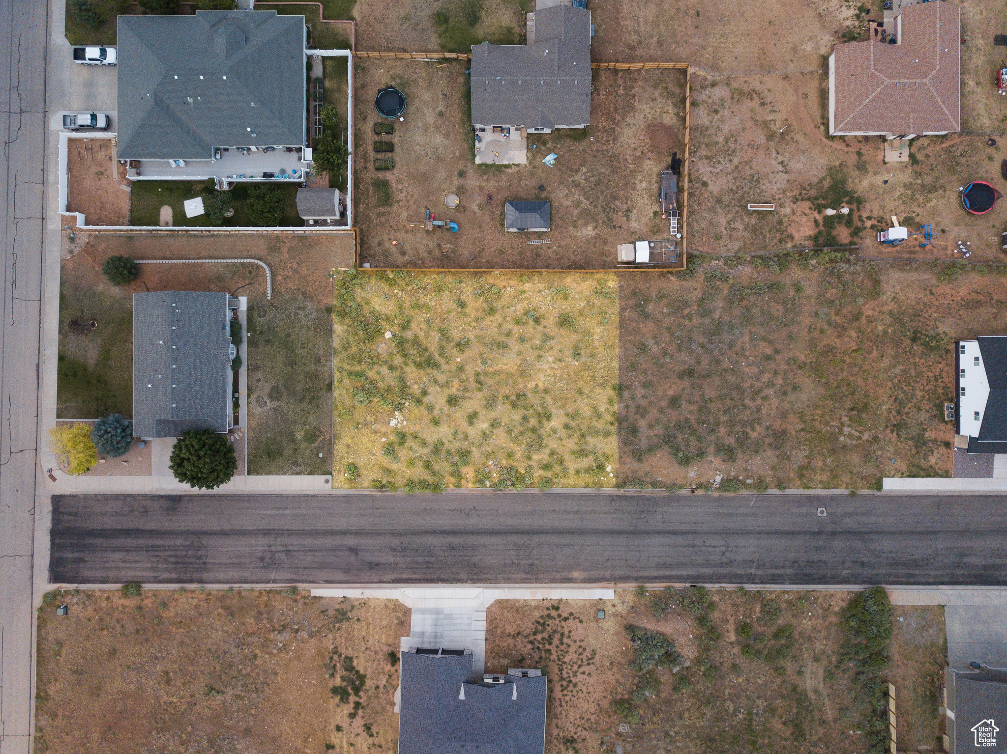 HIGHLAND OAKS - Land