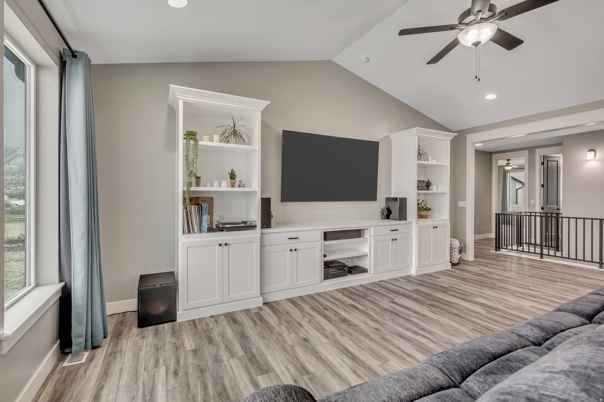 HIGH SKY ESTATES - Residential