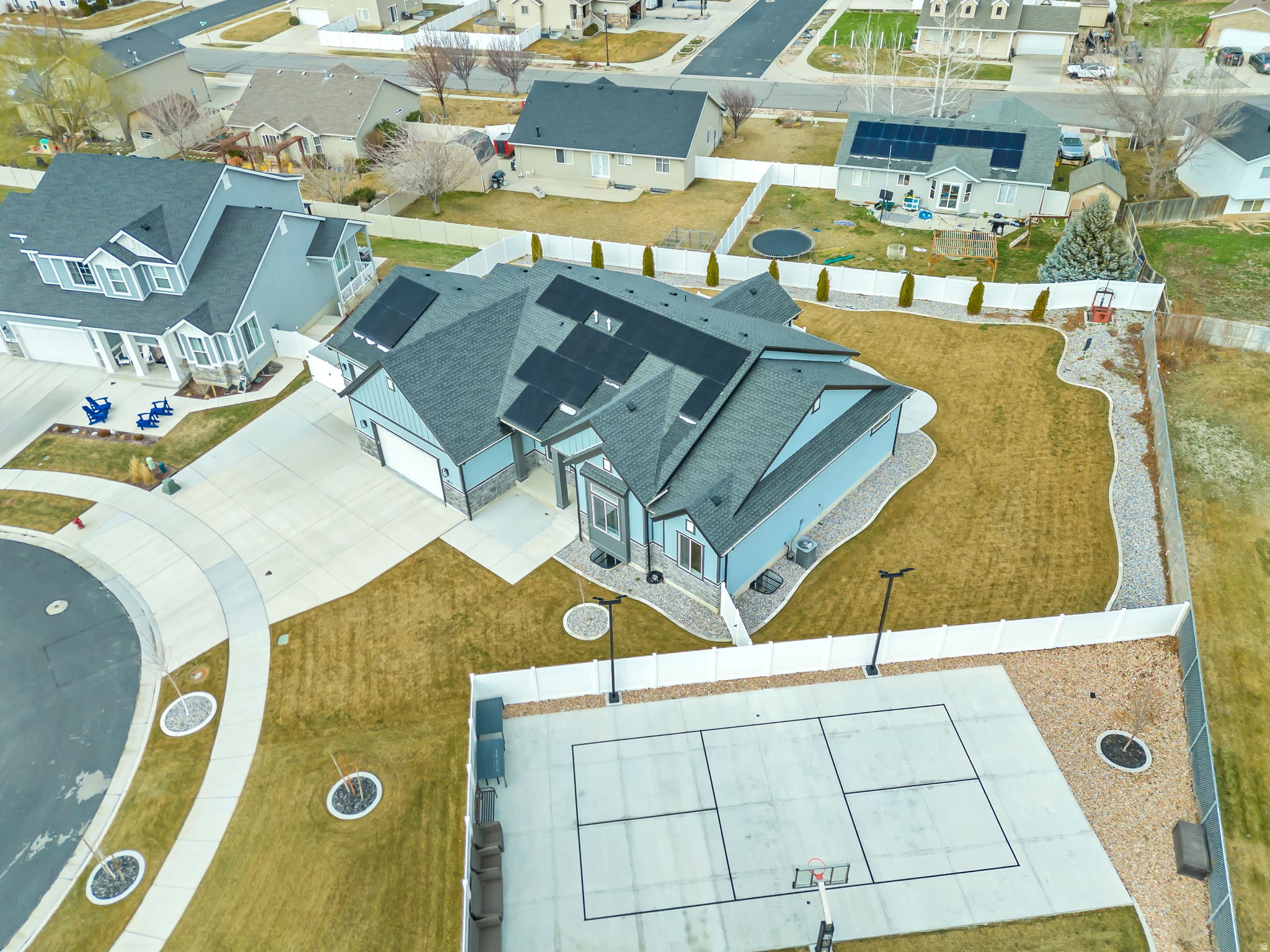 HIGH SKY ESTATES - Residential