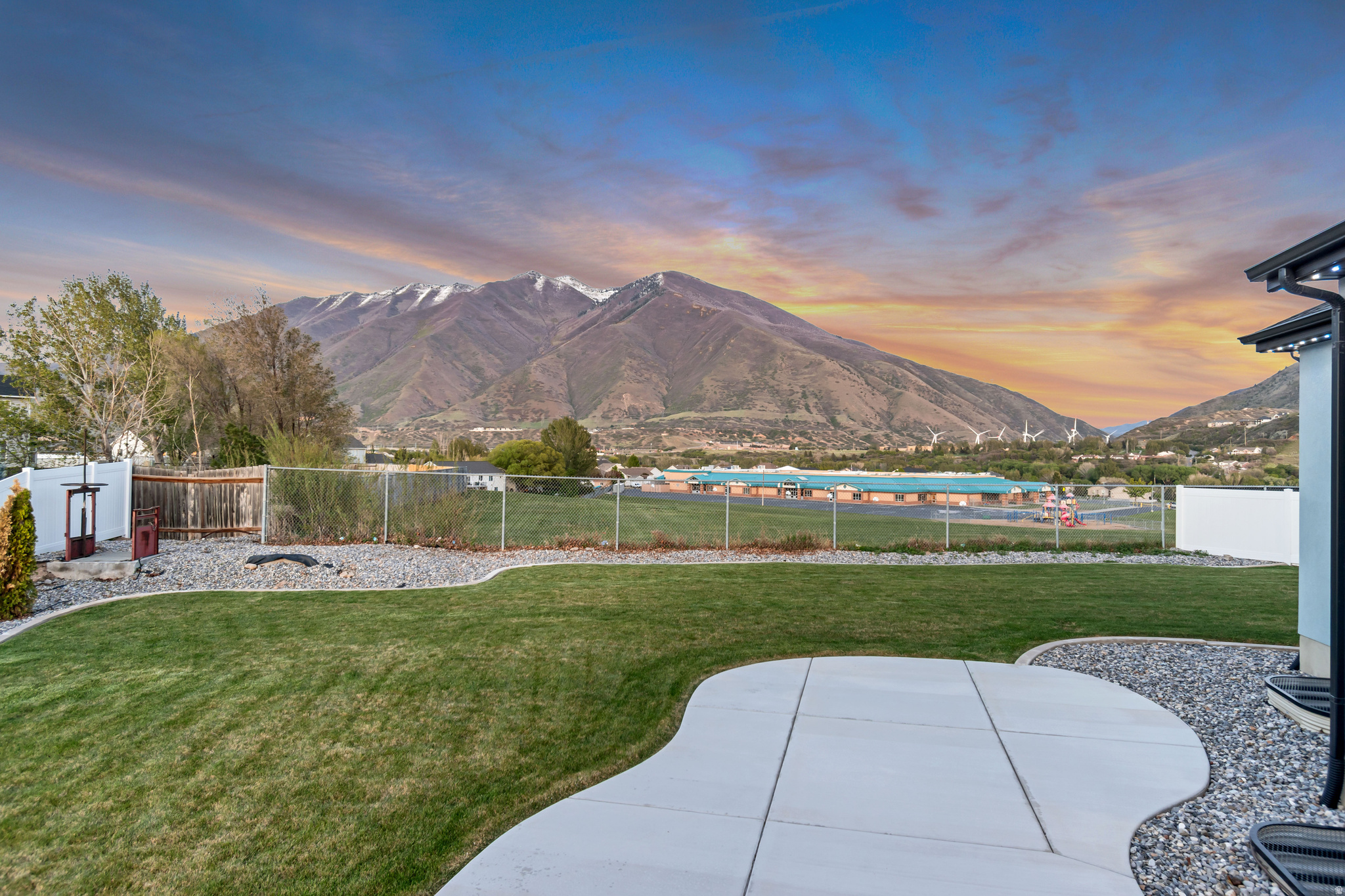 HIGH SKY ESTATES - Residential