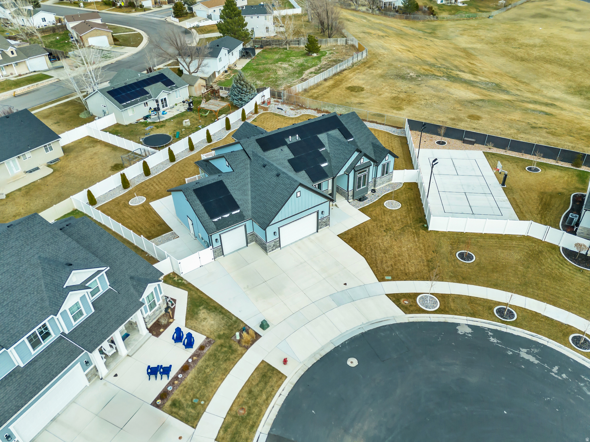 HIGH SKY ESTATES - Residential