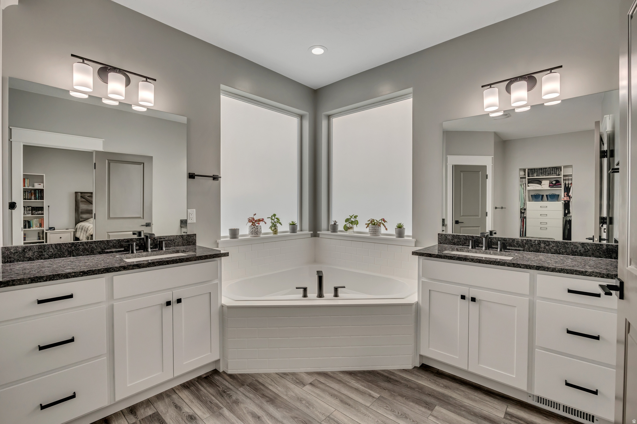 HIGH SKY ESTATES - Residential