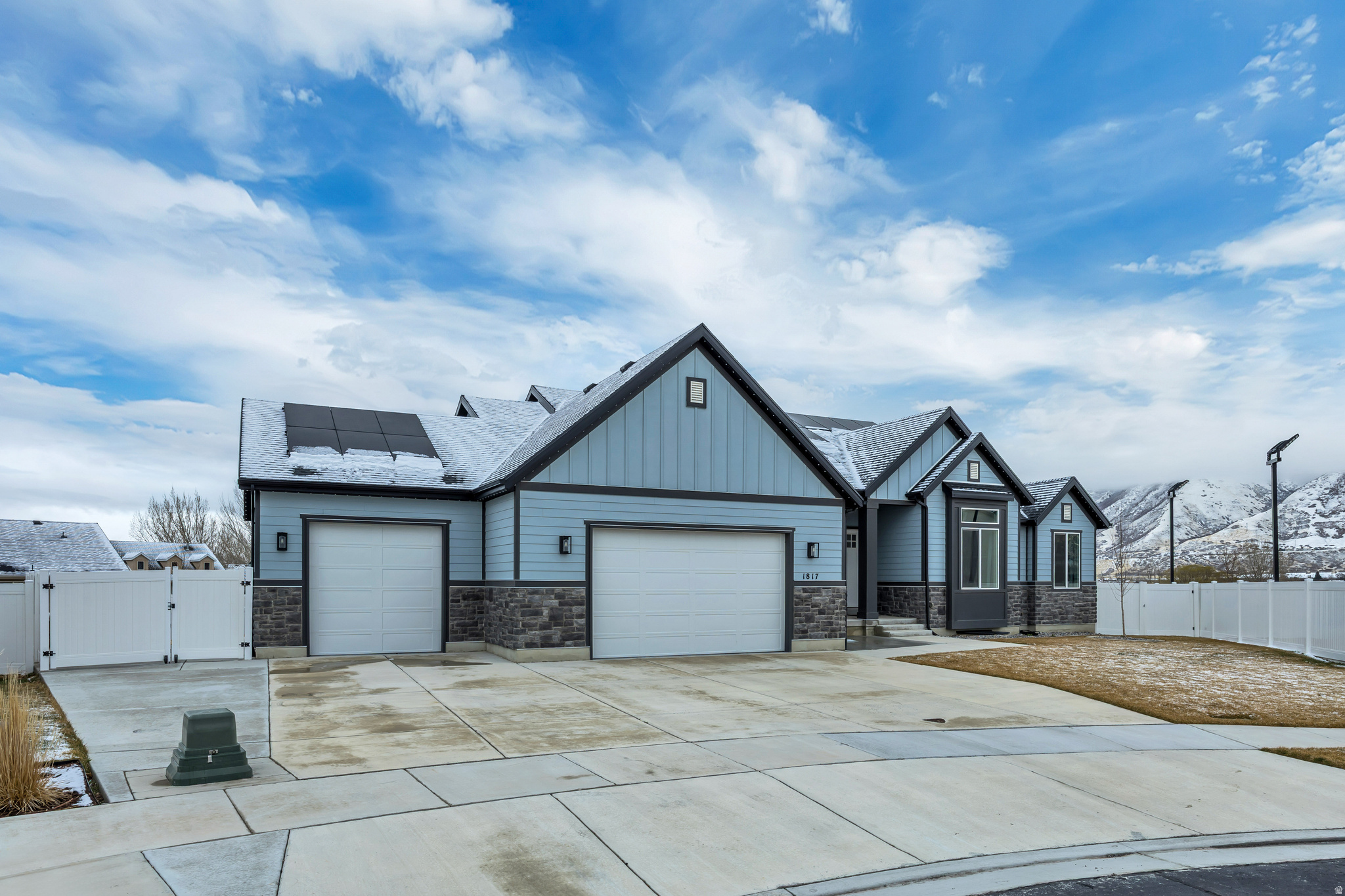 HIGH SKY ESTATES - Residential