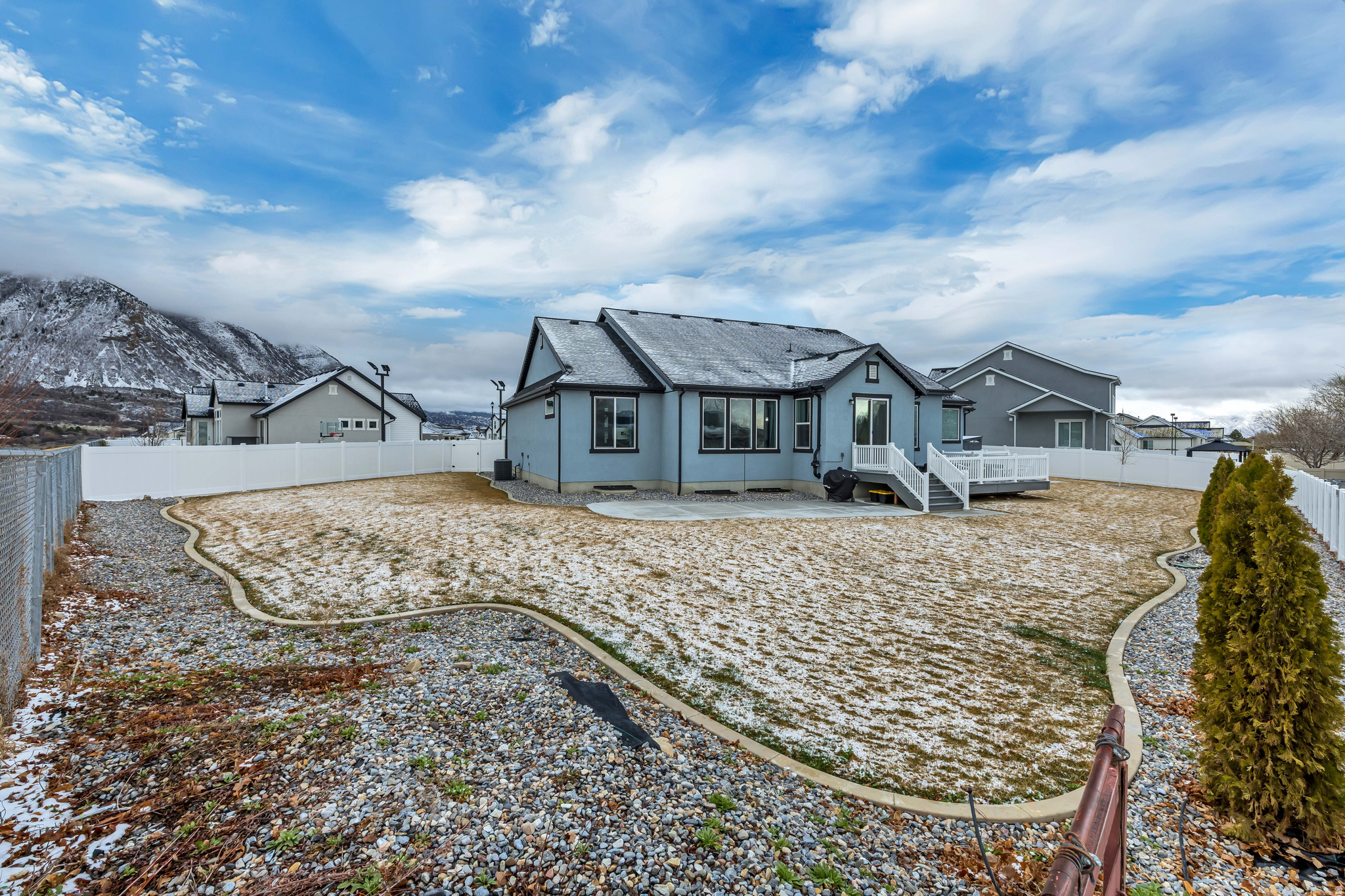 HIGH SKY ESTATES - Residential