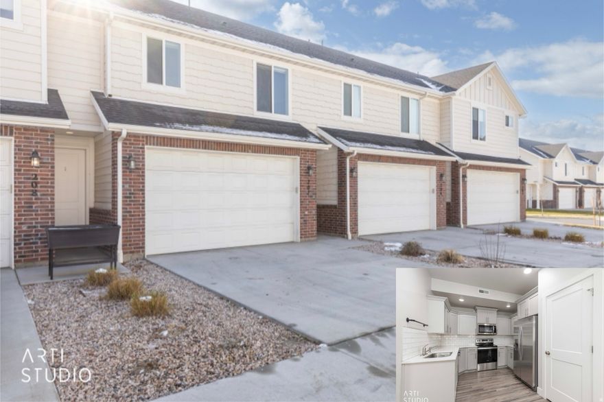 **Seller offering $5,000 toward closing costs.** Like new townhouse. Enjoy the common amenities which include a playground and pickleball court!