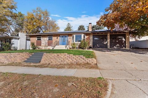 Photo of 566 E 3050 N, North Ogden, UT 84414 (MLS # 2122362)