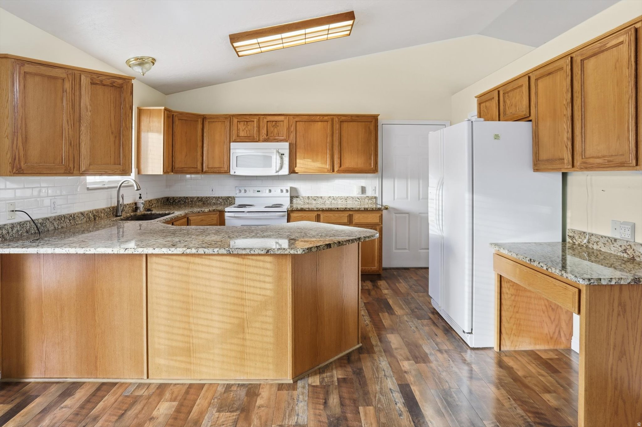 THE PETERSON LEGACY - Residential