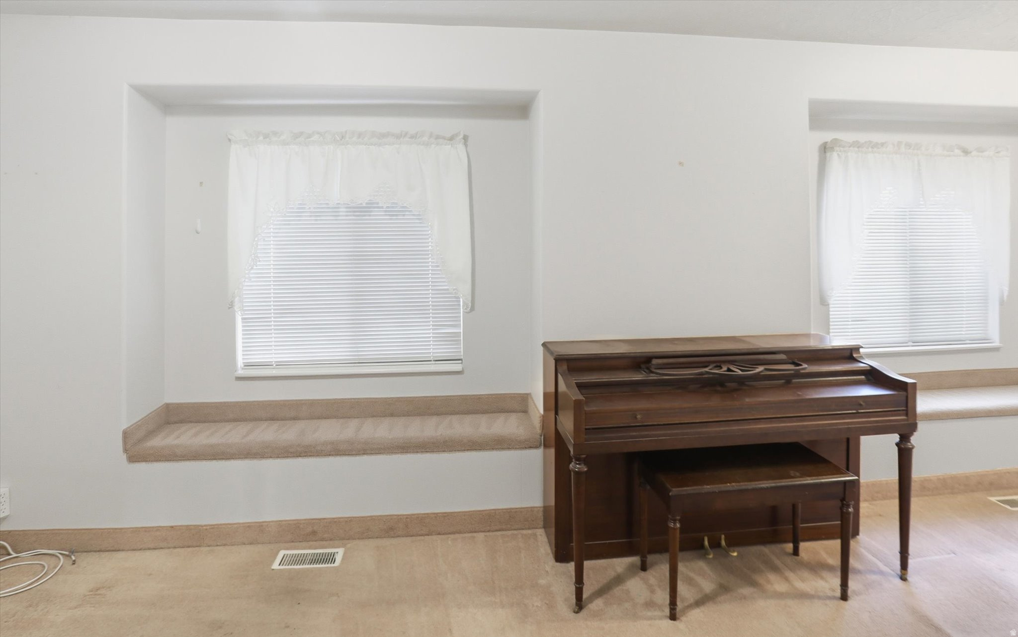 THE PETERSON LEGACY - Residential