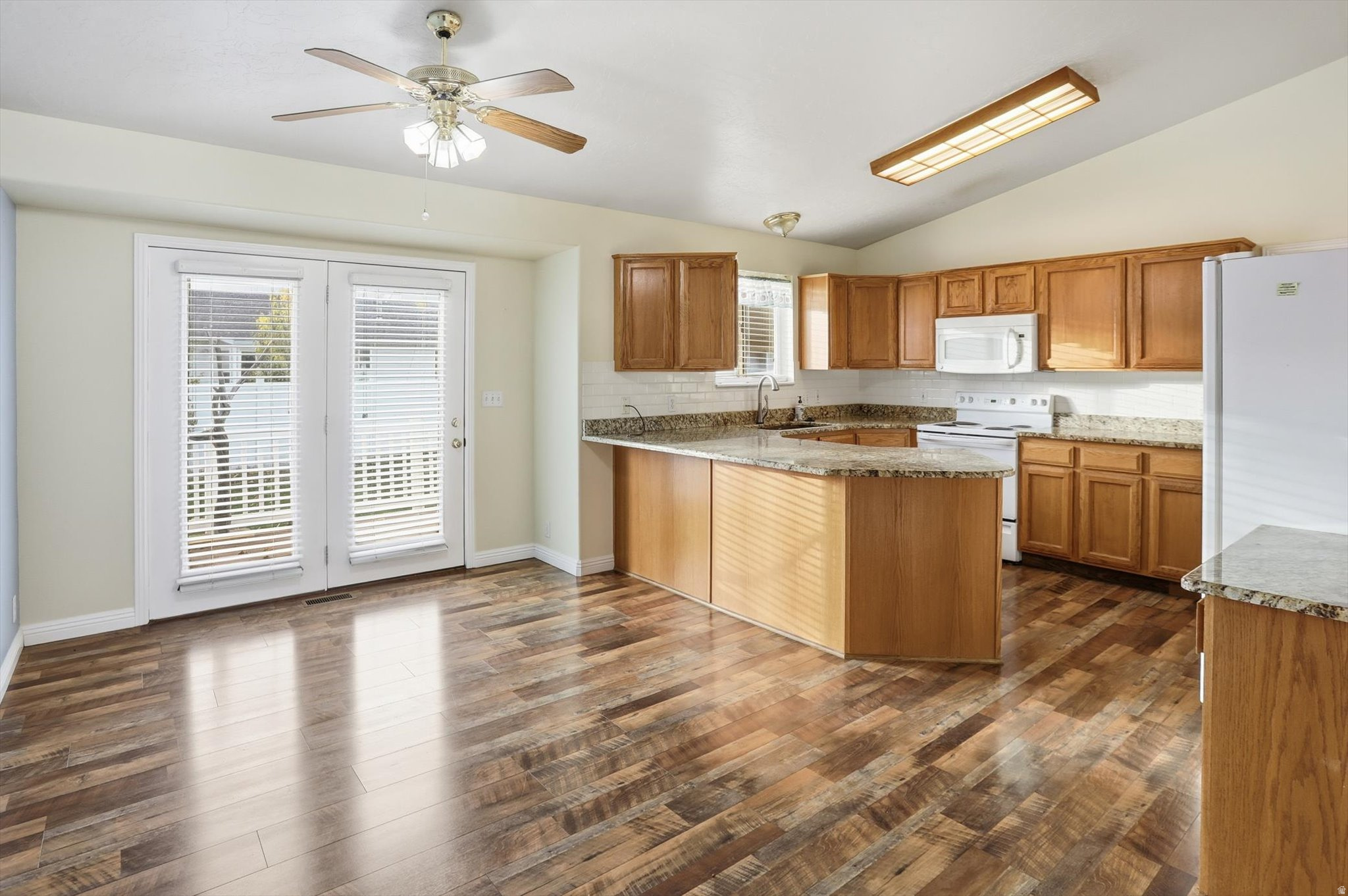 THE PETERSON LEGACY - Residential