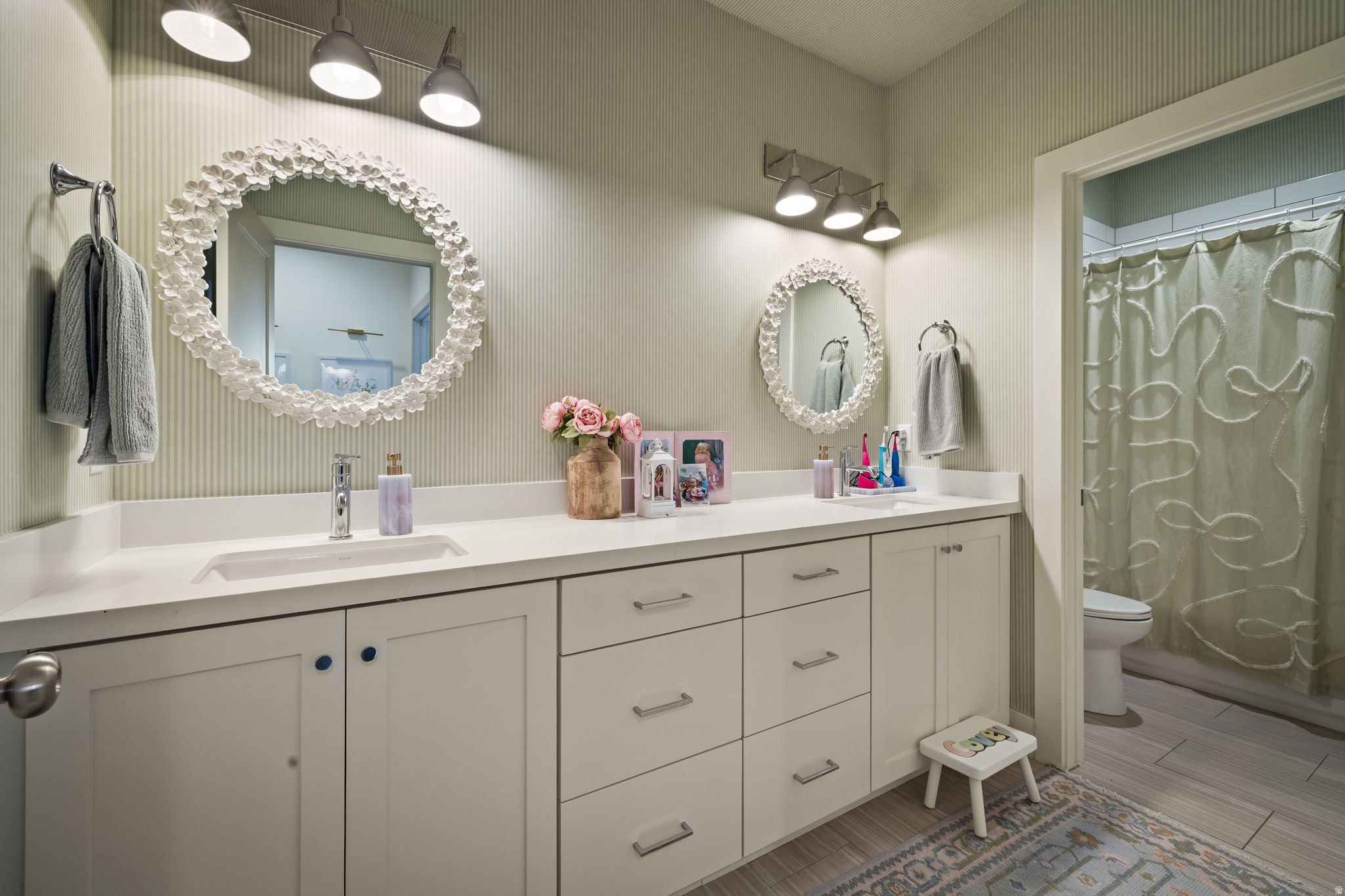 WALNUT - Residential