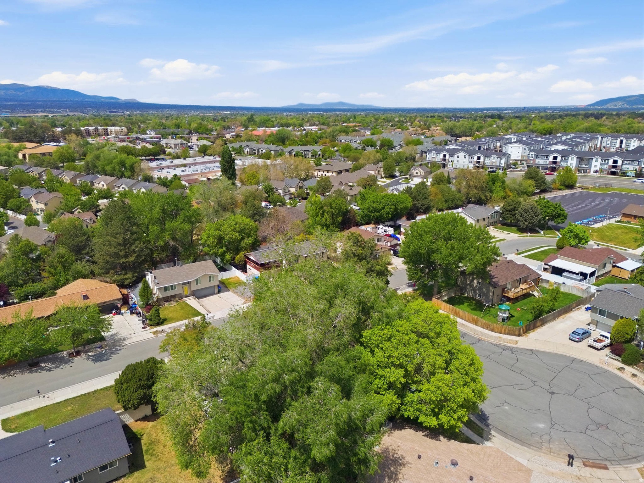 PEBBLE GLEN - Residential