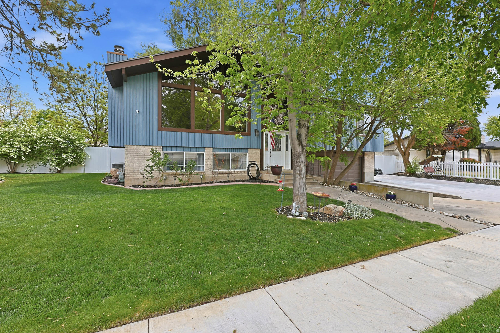 PEBBLE GLEN - Residential