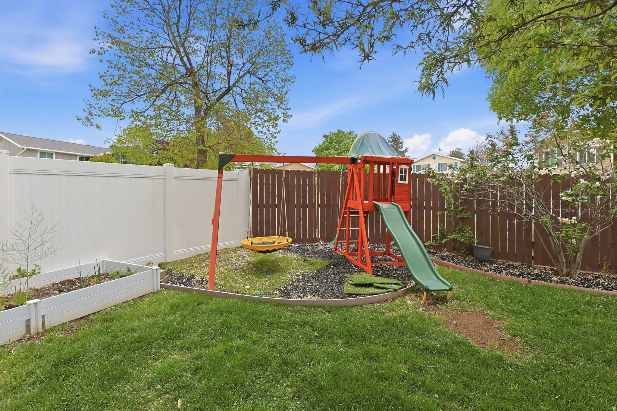 PEBBLE GLEN - Residential