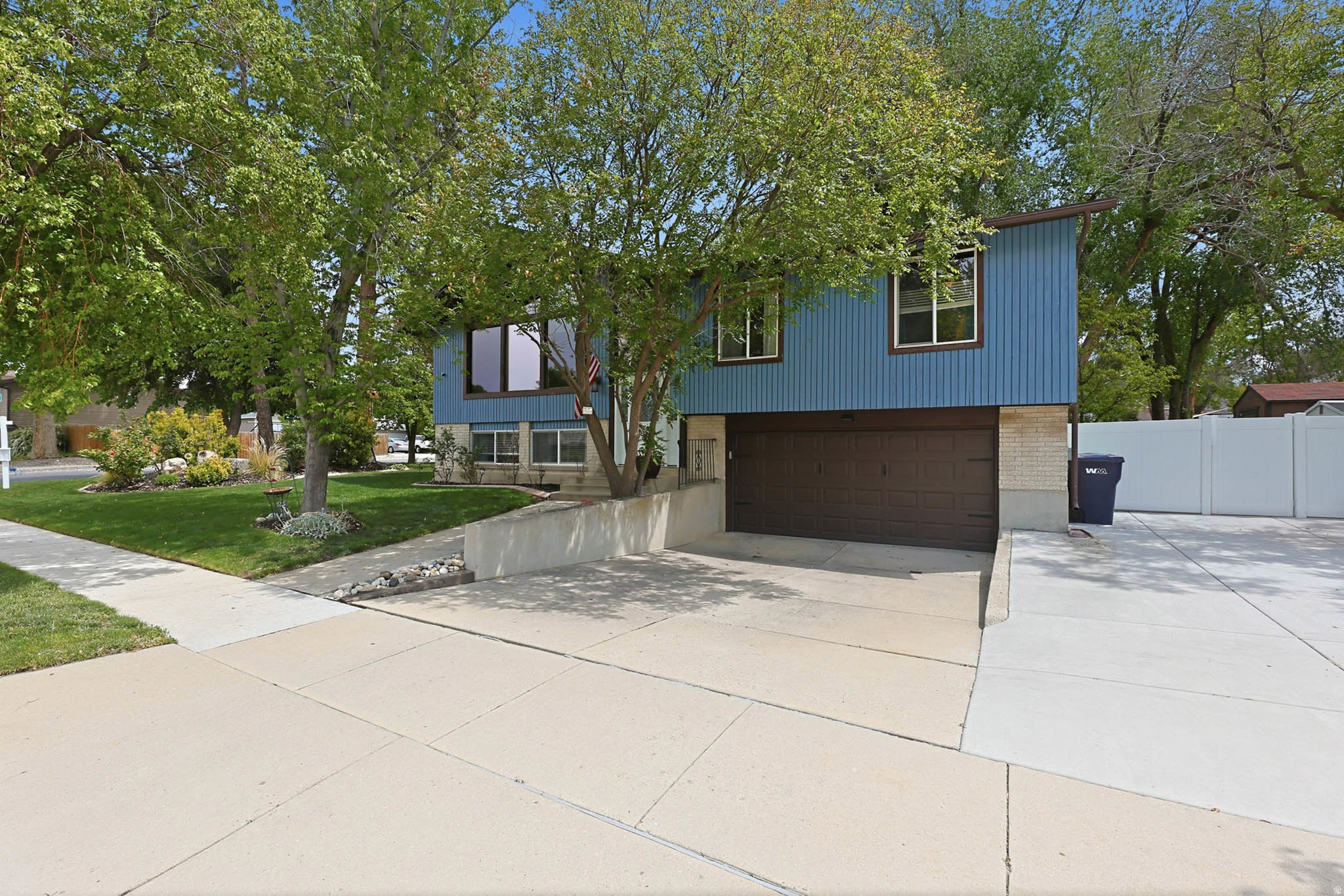 PEBBLE GLEN - Residential