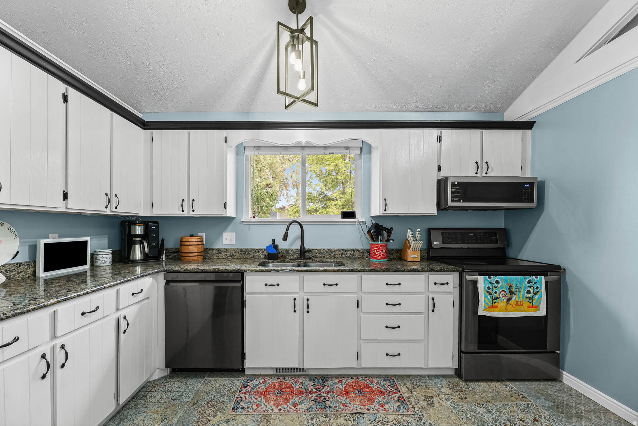 PEBBLE GLEN - Residential