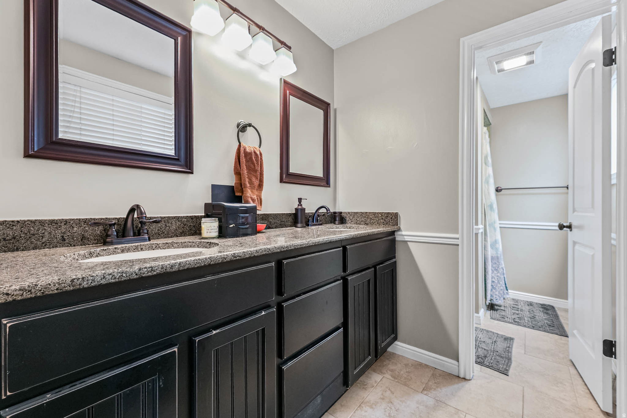 PEBBLE GLEN - Residential