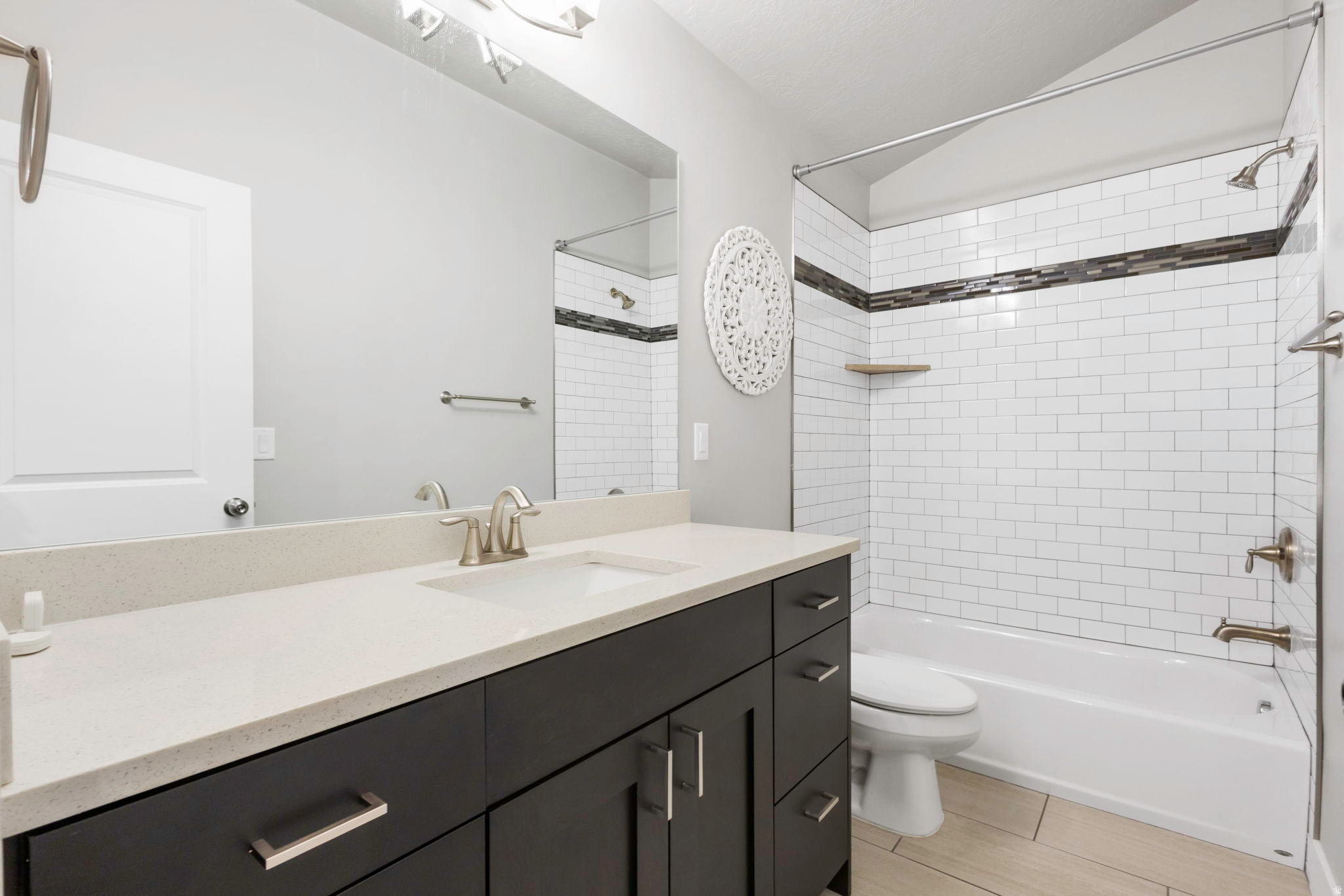 WHITE PINES - Residential