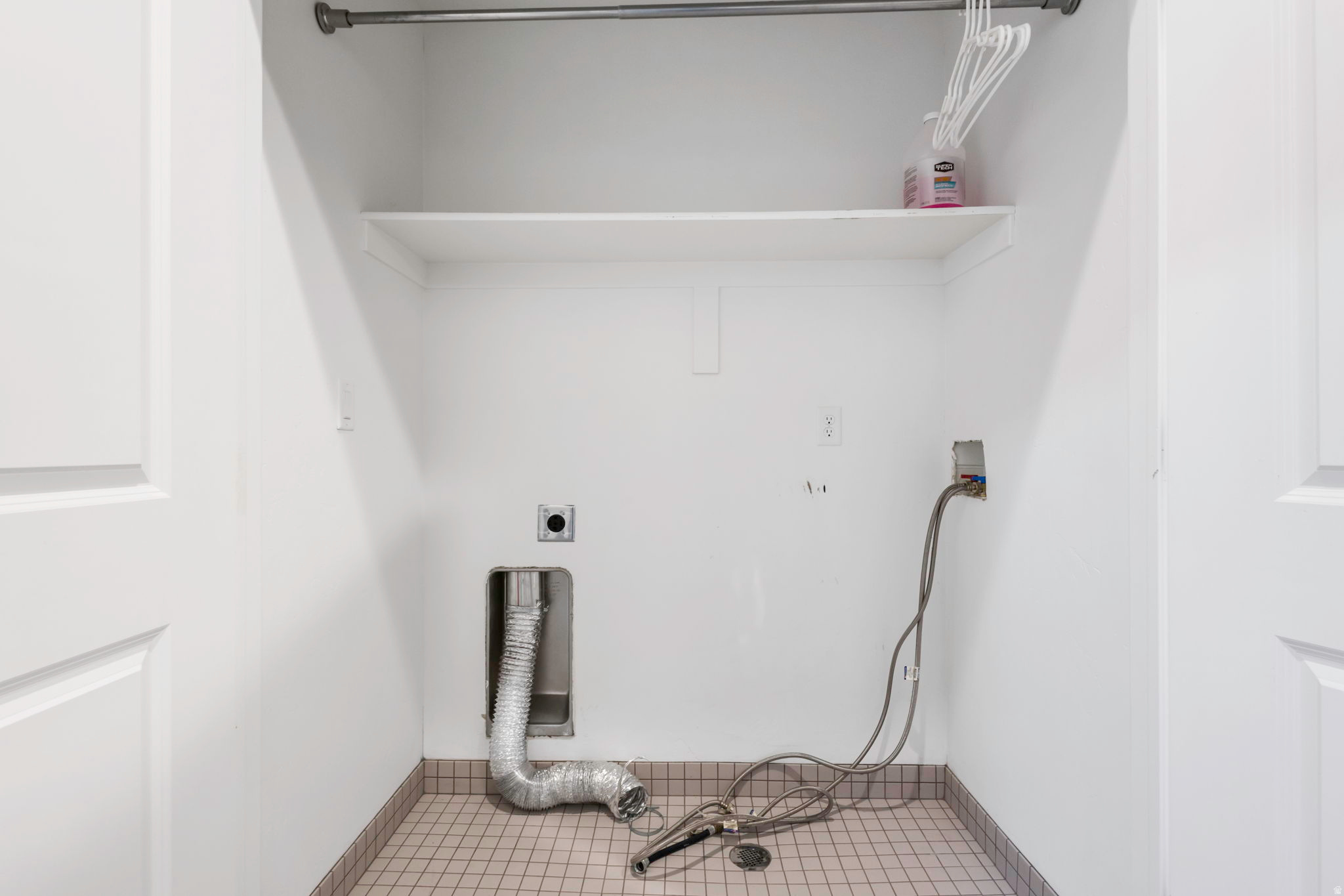 WHITE PINES - Residential